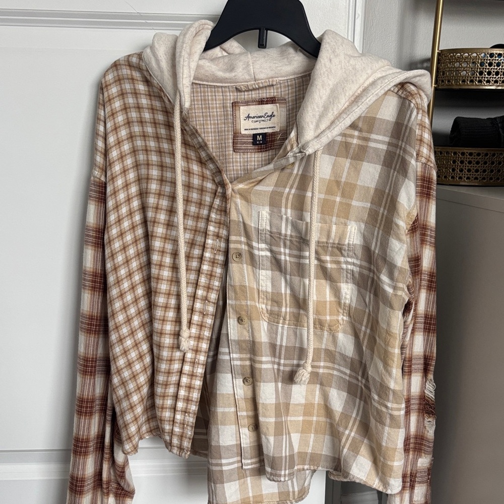 Women’s Medium American Eagle Checkered hooded button up in Brown Flannel